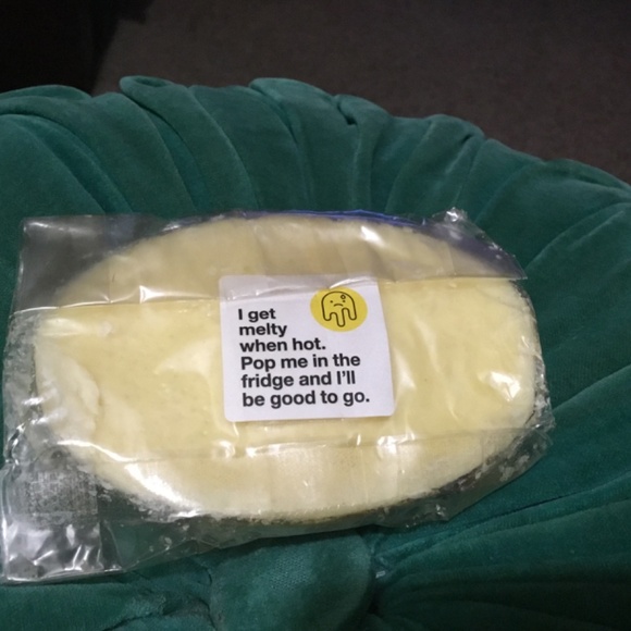 Karma massage bar by Lush - Picture 3 of 4